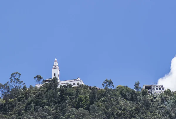 Monserrate iglesia en la parte superior —  Fotos de Stock