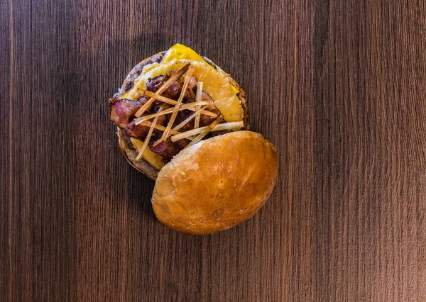 Top view of pineapple-bacon hamburger capture one — Stock Photo, Image