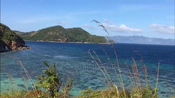 美しいトロピカル ビュー - フィリピン ブスアンガ島近くにあるバナナ島 — ストック動画