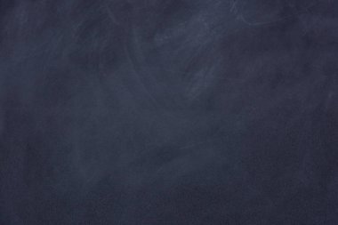 Tahtaya ya da karatahtaya çizilmiş tebeşir kalıntısı. Temiz tebeşir 