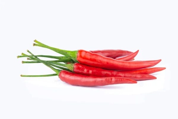 Chile rojo o chile aislado sobre un fondo blanco. con — Foto de Stock
