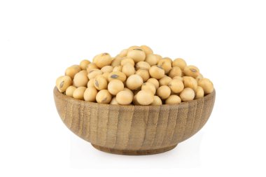 Beyaz arka planda klipsli soya fasulyesi.