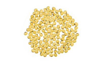 Soya fasulyesi beyaz arkaplanda izole.