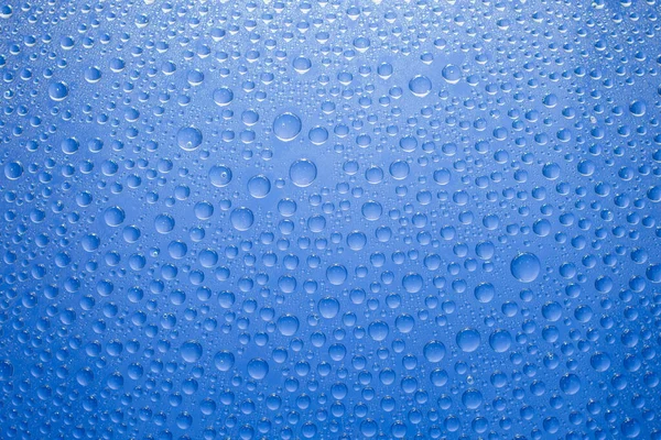 Gotas Agua Fondo Azul Gotas Agua Sobre Fondo Vidrio —  Fotos de Stock