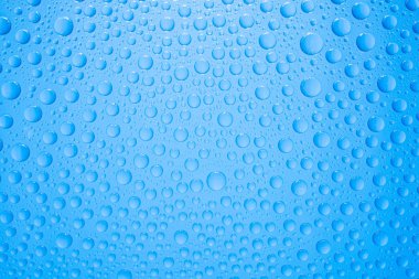 Mavi Arkaplanda Su Damlaları