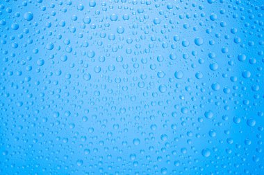 Mavi Arkaplanda Su Damlaları