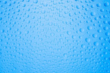 Mavi Arkaplanda Su Damlaları