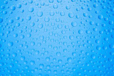 Mavi Arkaplanda Su Damlaları