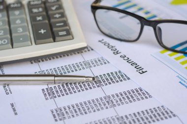 İş dünyası konsepti: Finansal muhasebe borsa grafikleri analizi.