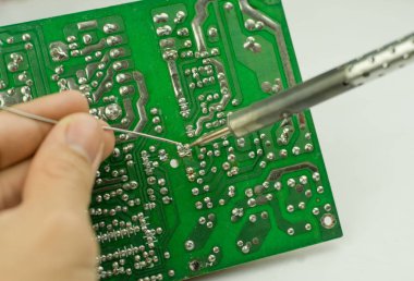 Elektronik cihazların, kalay lehimleme parçalarının onarımı
