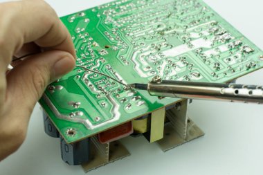 Elektronik cihazların, kalay lehimleme parçalarının onarımı