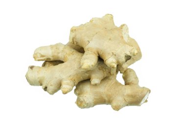 Zencefil kökü beyaz bir stüdyoda izole edilmiş..