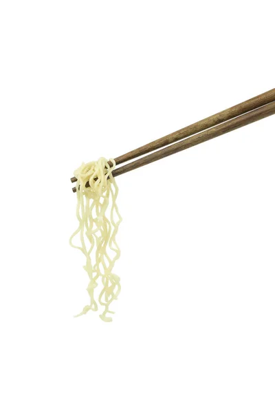 Chopsticks Που Περιέχουν Ανατολίτικα Noodles Απομονωμένα Λευκό Φόντο — Φωτογραφία Αρχείου