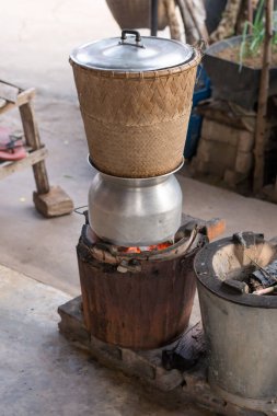 toprak vapur, yapışkan pirinç, kuzeydoğu Tayland Gıda yapışkan pirinç buğulaması