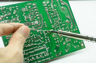 Elektronik cihazların, kalay lehimleme parçalarının onarımı
