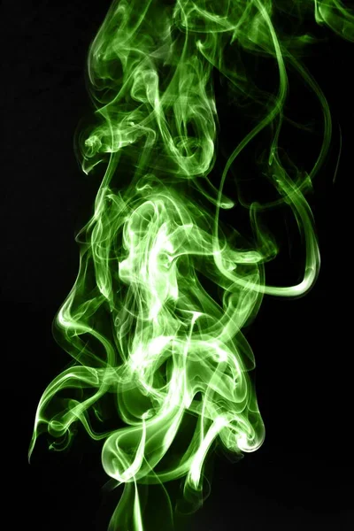 Fumo Verde Sfondo Nero — Foto Stock