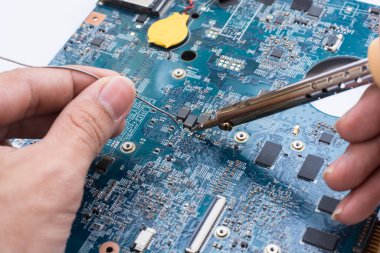 Elektronik cihazların, kalay lehimleme parçalarının onarımı