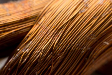 Transformatörde bakır indüktörü kapat.