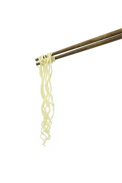Chopsticks Που Περιέχουν Ανατολίτικα Noodles Απομονωμένα Λευκό Φόντο — Φωτογραφία Αρχείου