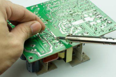 Elektronik cihazların, kalay lehimleme parçalarının onarımı