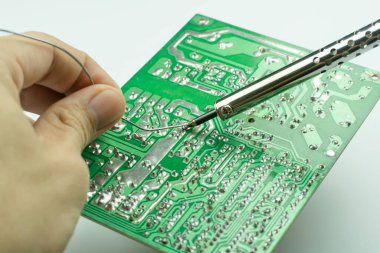 Elektronik cihazların, kalay lehimleme parçalarının onarımı