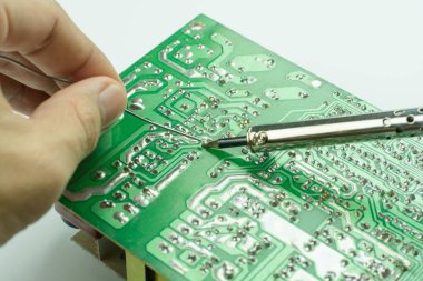 Elektronik cihazların, kalay lehimleme parçalarının onarımı