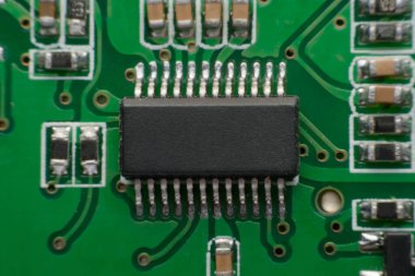 Yazdırılmış devre kartındaki Elektronik bileşeni kapat,