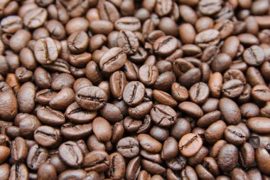 Kavrulmuş kahve çekirdeklerini yakın plan olarak kullanılabilir.