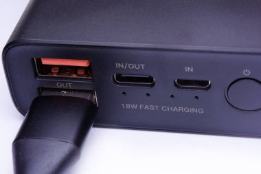 USB, USB Tip-C ve Micro-USB güç bankası portu