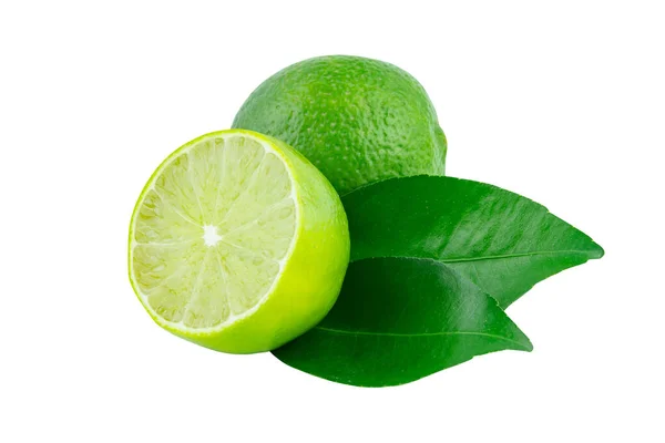 Kalk Met Schijfjes Half Bladeren Geïsoleerd Witte Achtergrond Groene Citrusvruchten — Stockfoto