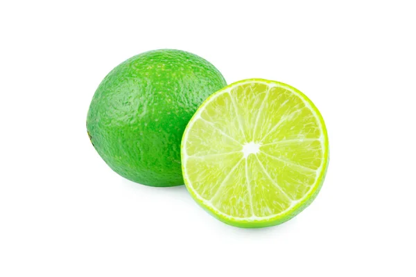 Limetka Plátky Napůl Izolovanými Bílém Pozadí Zelené Citrusové Plody Oříznutou — Stock fotografie