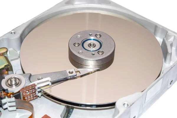 Fechar o interior de uma unidade de disco rígido HDD — Fotografia de Stock