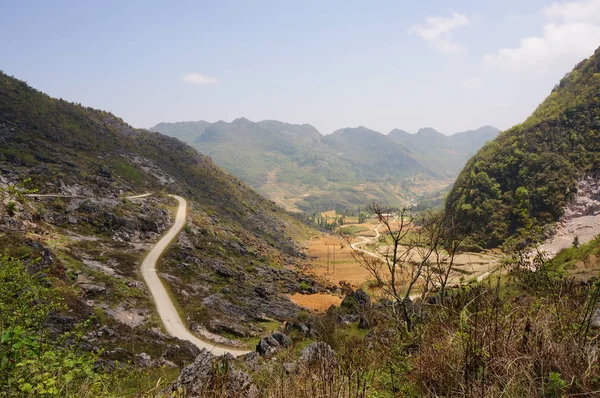 Pohled Horské Údolí Klikatou Silnici Provincii Giang Severní Vietnam — Stock fotografie