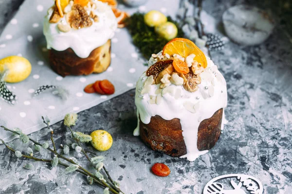 Şekerli meyveli Paskalya keki, Panetone.