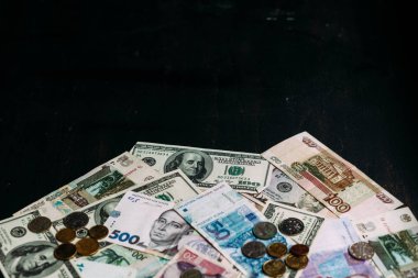 Avro banknotlarının geçmişi, farklı ülkelerin banknotları