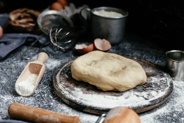 Folyamat Hogy Gombóc Pite Konyhában — Stock Fotó