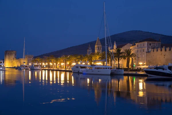 Blick auf das Meer von schönen Trogir, Kroatien Stockbild