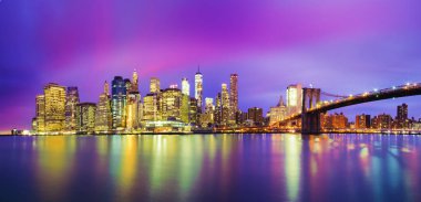 alt Manhattan ve Brooklyn Köprüsü'nün muhteşem bir görünüm
