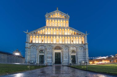 pisa katedrali akşam ın erken saatlerinde, İtalya
