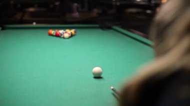 genç kadın oyun Bilardo