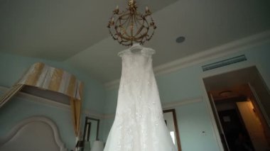 Gelinlik otel odasında