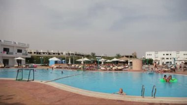 Sharm El Sheikh, Mısır - Ekim 2013: Resort Yüzme Havuzu