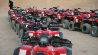 Sharm El Sheikh, Mısır - Ekim 2013: Atv çölde