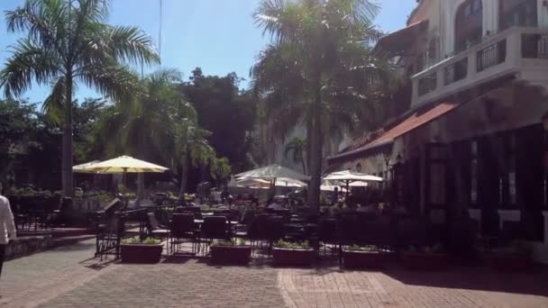 SANTO-DOMINGO, REPÚBLICA DOMINICANA - 20 DE DICIEMBRE DE 2012: Café al aire libre — Vídeos de Stock