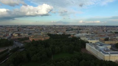 Saint-Petersburg hava içinde Michaels kale