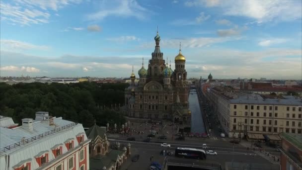 Kyrkan av Frälsaren på blod i Sankt-Petersburg antenn — Stockvideo