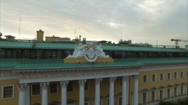 Otelin balkonunda melekler