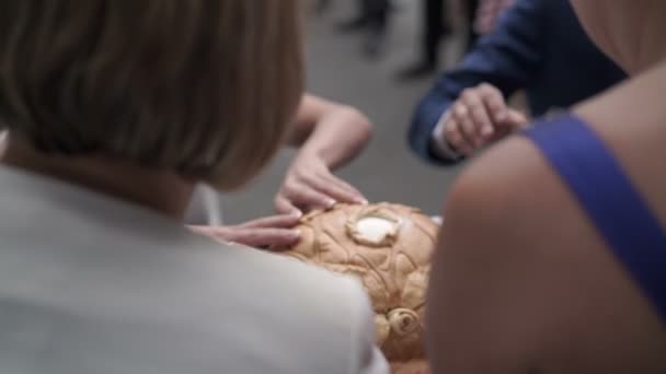 Wedding bread and salt — Stock Video