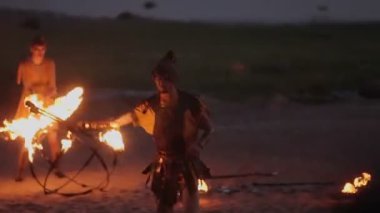 Saint-Petersburg, Rusya-4 Ağustos 2014: Fireshow bir plajda