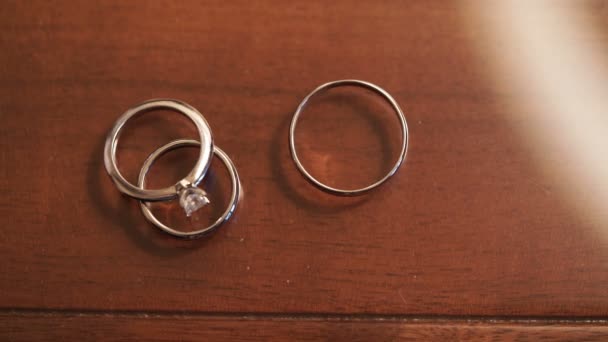 Tres anillos de boda — Vídeo de stock